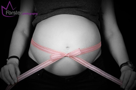 Bezaubernde Babybauch- und Neugeborenen-Fotografie in Iserlohn