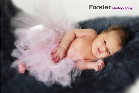 Kleines Baby beim Newborn-Fotoshooting in Iserlohn