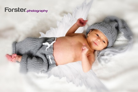 Kleines Baby beim Newborn-Fotoshooting in Iserlohn