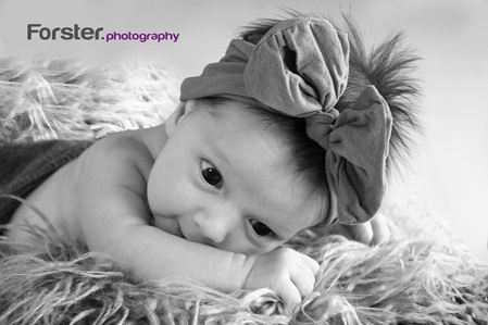 Kleines Baby beim Newborn-Fotoshooting in Iserlohn