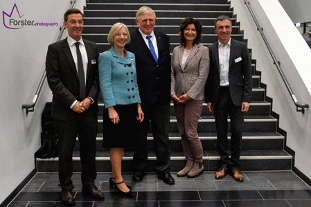 Gruppenbild mit Minister Karl-Josef Laumann