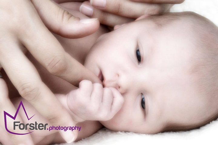 Bezaubernde Babybauch- und Neugeborenen-Fotografie in Iserlohn